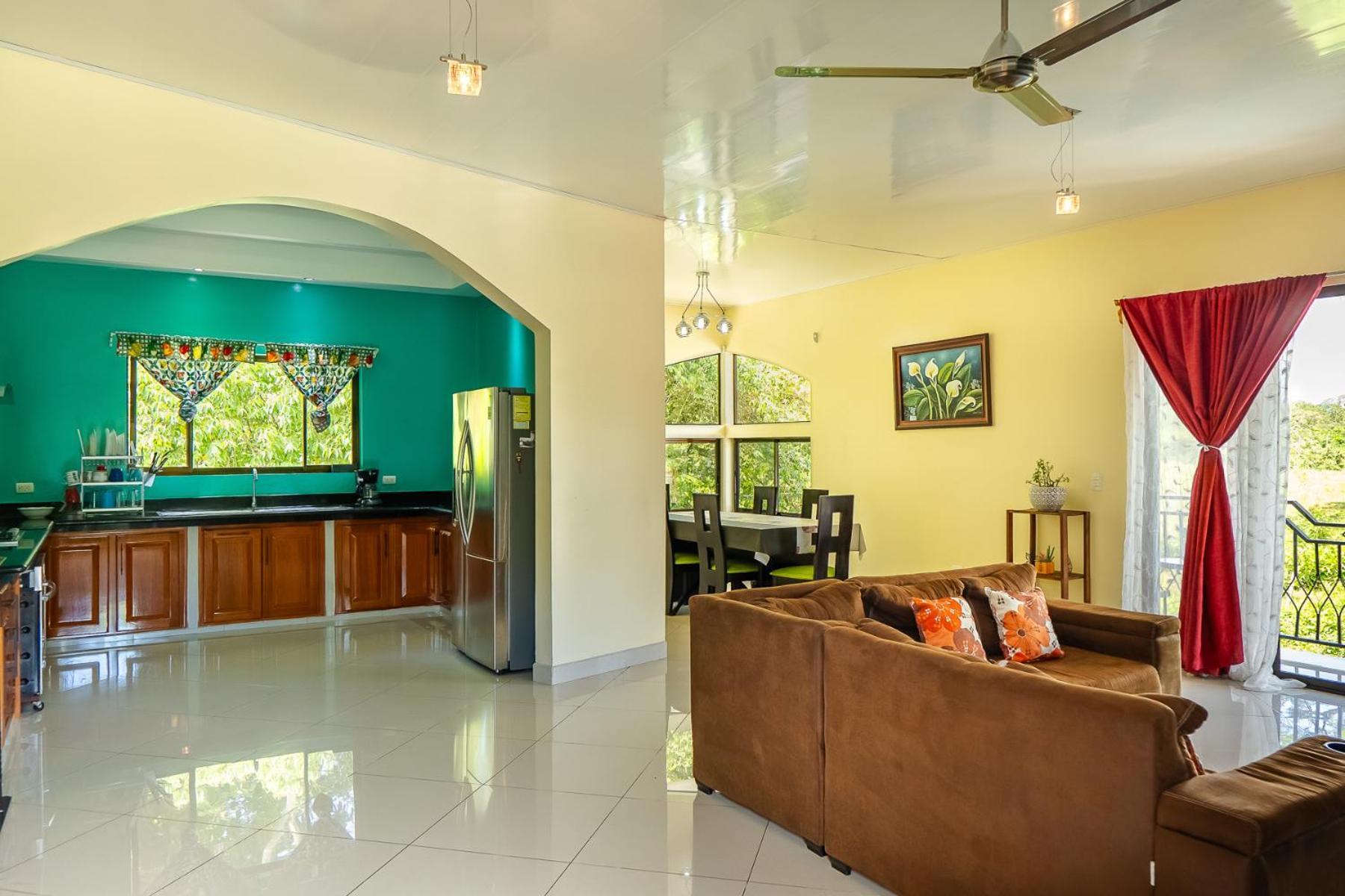 Yellow House Quepos Ngoại thất bức ảnh