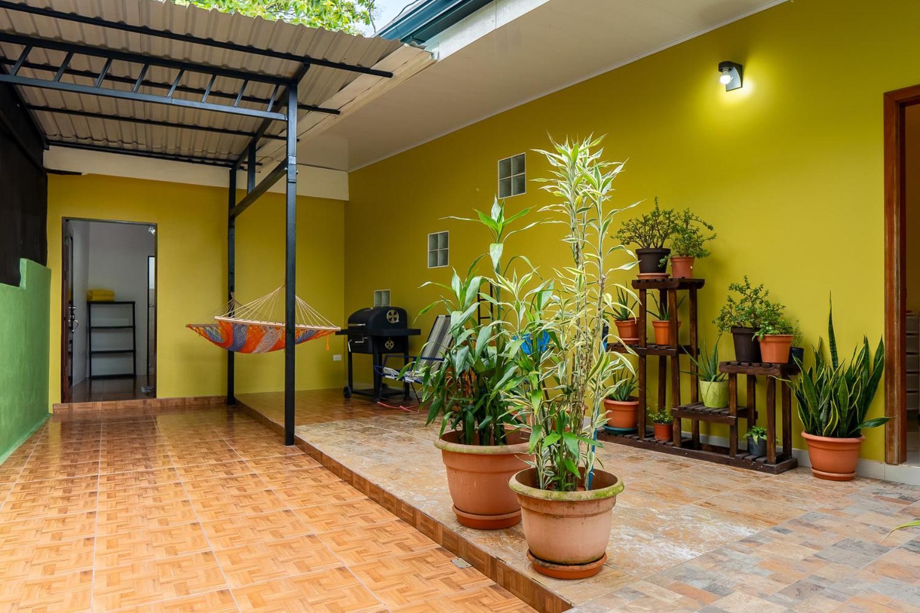 Yellow House Quepos Ngoại thất bức ảnh