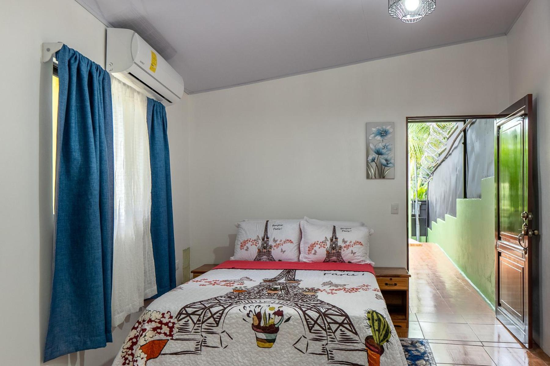 Yellow House Quepos Ngoại thất bức ảnh