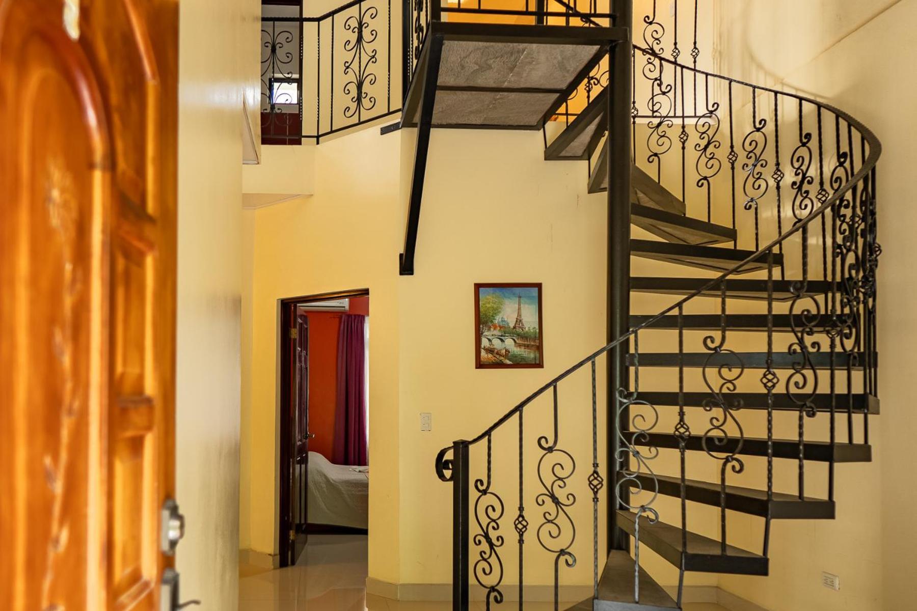 Yellow House Quepos Ngoại thất bức ảnh