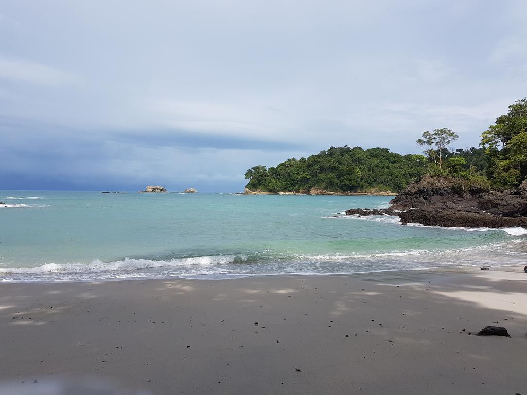 Yellow House Quepos Ngoại thất bức ảnh